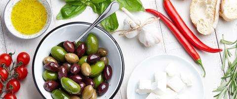 Depression Symptoms Declined with Mediterranean-style Diet 